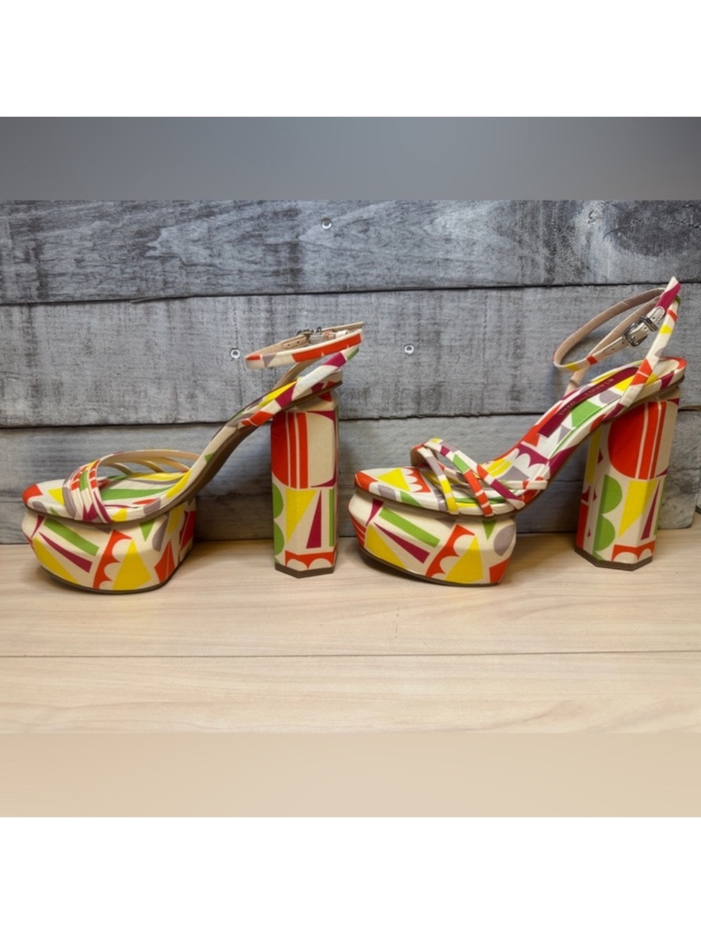 NWT Gianni Bini Parrish Strappy Platform Colorful Geo Print High Heel Sandals - Picture 3 of 5
